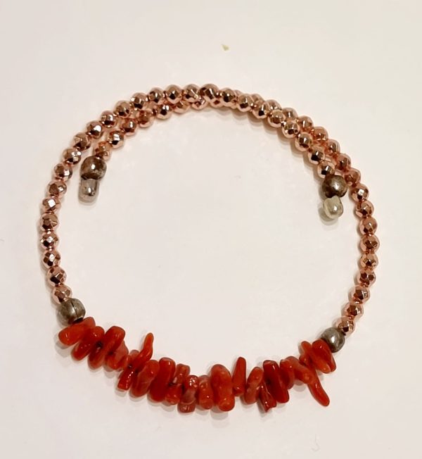 Bracciale corallo e ematite galvanica - immagine 2