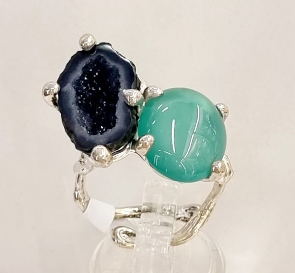 Anello con agata verde e geode di agata
