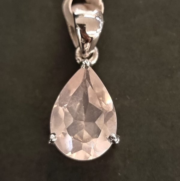 Ciondolo in quarzo rosa