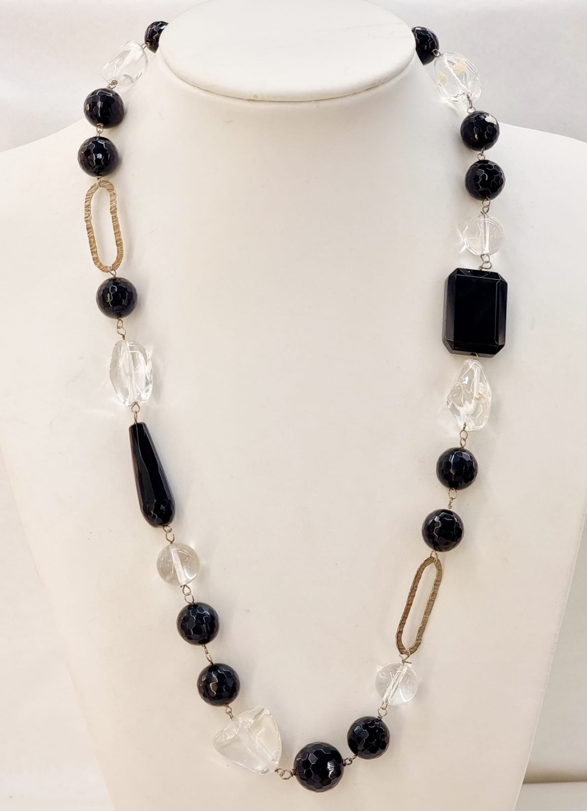 Collana in Agata nera e quarzo bianco