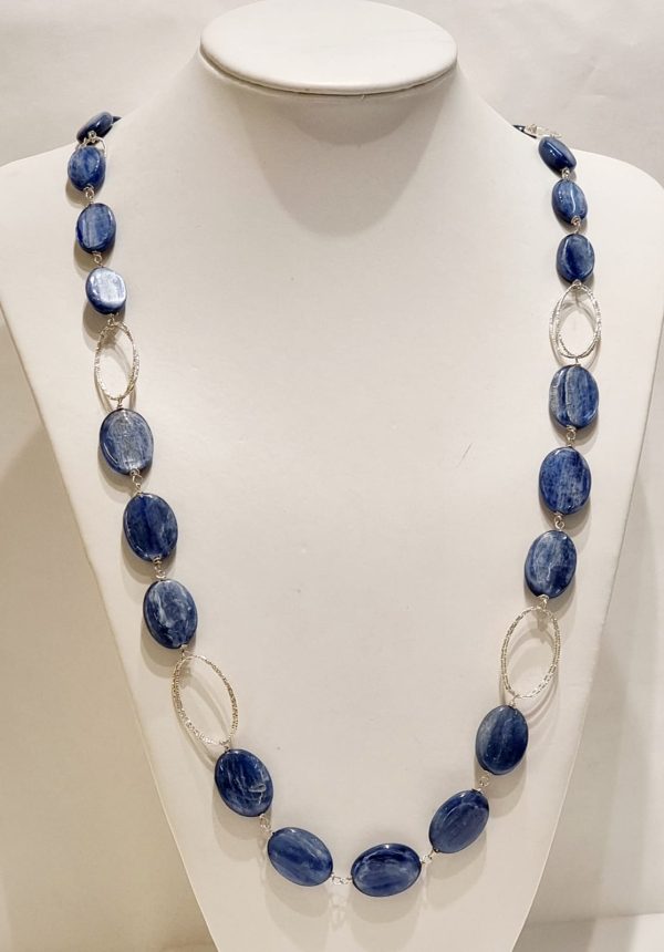 Collana in cianite