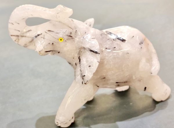 Elefante in quarzo tormalinato