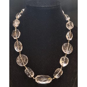 Collana in quarzo bianco