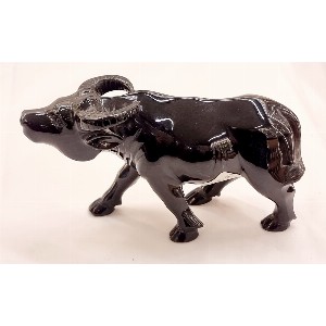 Toro in agata nera