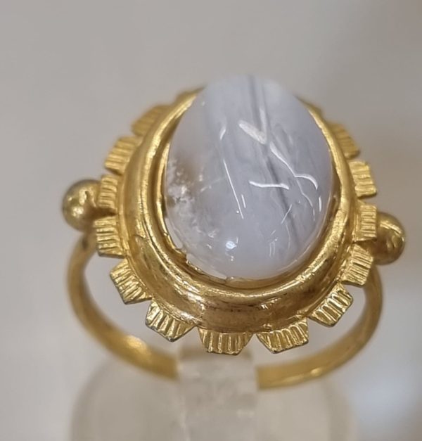 Anello calcedonio