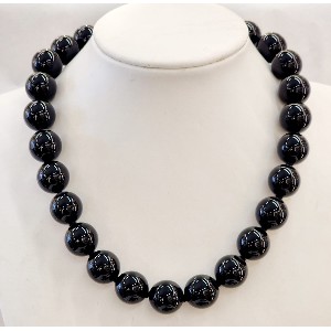 Collana in ossidiana nera
