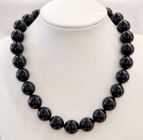 Collana in ossidiana nera