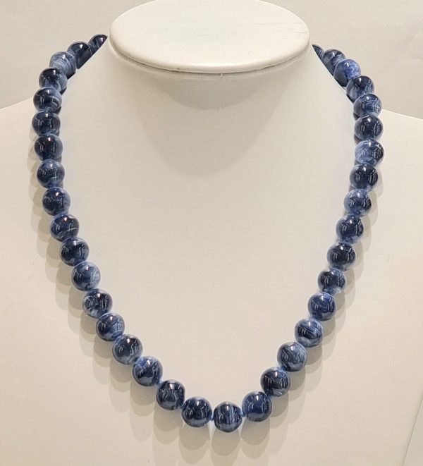 Collana in cianite