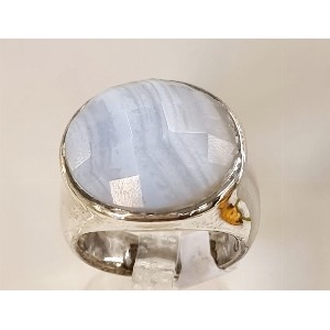 Anello in calcedonio