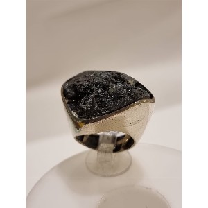 Anello ematite grezza dell'Isola d'Elba
