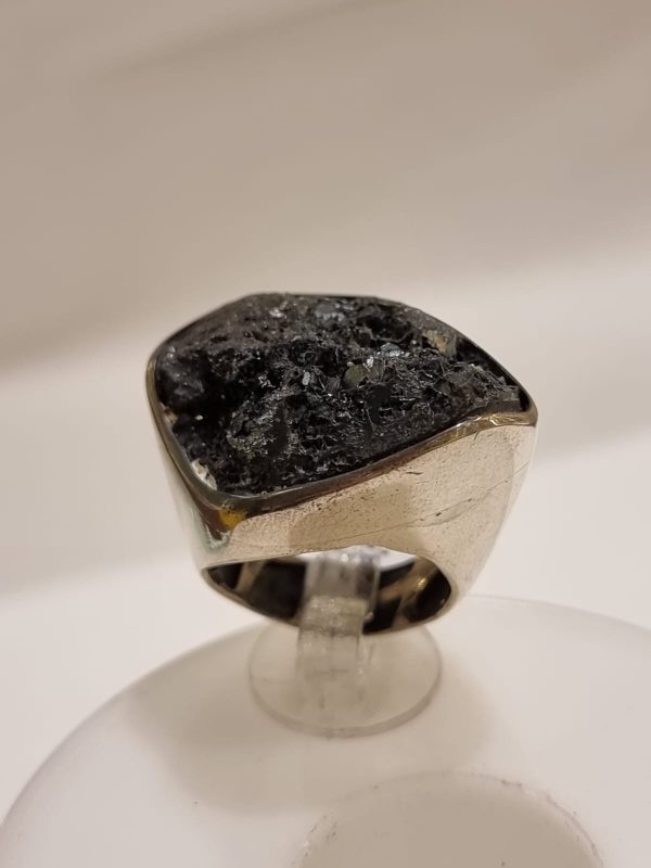 Anello ematite grezza dell'Isola d'Elba