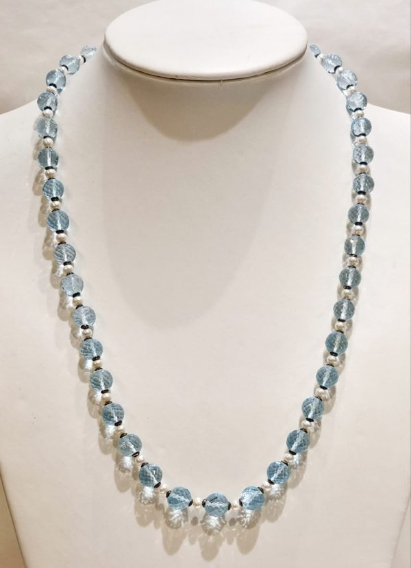 Collana in topazio azzurro e perline di fiume